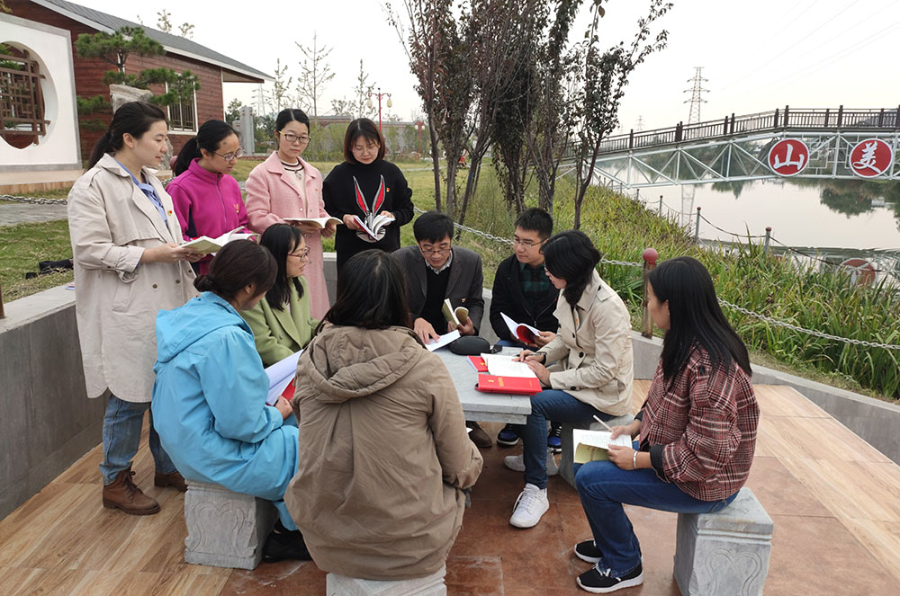 重溫入黨誓詞，牢記初心使命 —建藝學(xué)院黨支部“不忘初心，牢記使命”主題教育黨日活動(dòng)